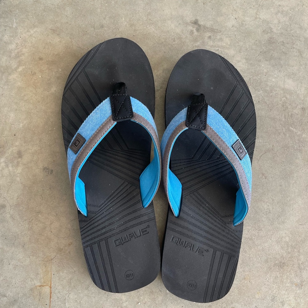 Men’s Flip-flops. Worn during one trip. Great condition.